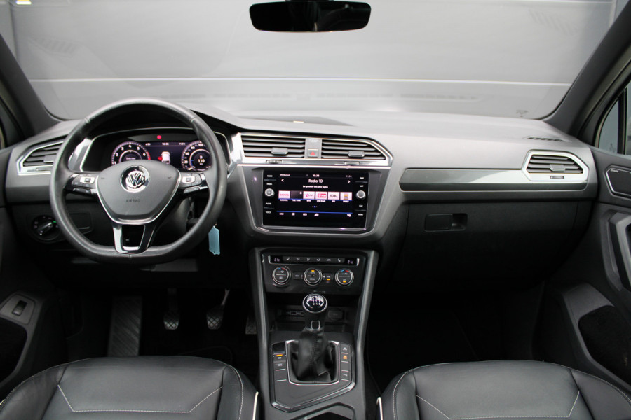 Volkswagen Tiguan 1.4 TSI ACT Comfortline Business | NAP! | R-LINE | DYNAUDIO | STOELVERWARMING | ELEK.TREKHAAK |