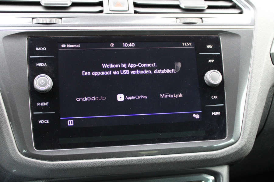 Volkswagen Tiguan 1.4 TSI ACT Comfortline Business | NAP! | R-LINE | DYNAUDIO | STOELVERWARMING | ELEK.TREKHAAK |