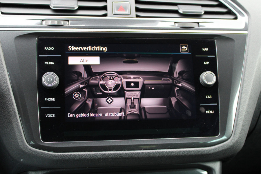 Volkswagen Tiguan 1.4 TSI ACT Comfortline Business | NAP! | R-LINE | DYNAUDIO | STOELVERWARMING | ELEK.TREKHAAK |