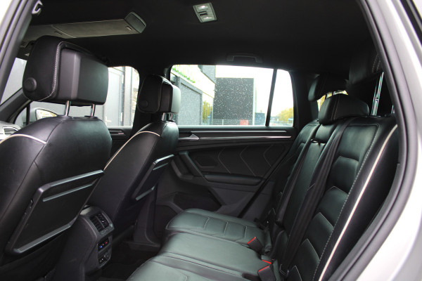 Volkswagen Tiguan 1.4 TSI ACT Comfortline Business | NAP! | R-LINE | DYNAUDIO | STOELVERWARMING | ELEK.TREKHAAK |