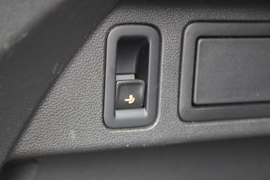 Volkswagen Tiguan 1.4 TSI ACT Comfortline Business | NAP! | R-LINE | DYNAUDIO | STOELVERWARMING | ELEK.TREKHAAK |