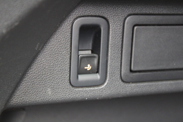 Volkswagen Tiguan 1.4 TSI ACT Comfortline Business | NAP! | R-LINE | DYNAUDIO | STOELVERWARMING | ELEK.TREKHAAK |