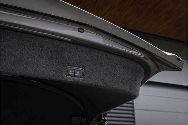 Lamborghini Urus 4.0 V8 Hybrid SE -Grigio Keres