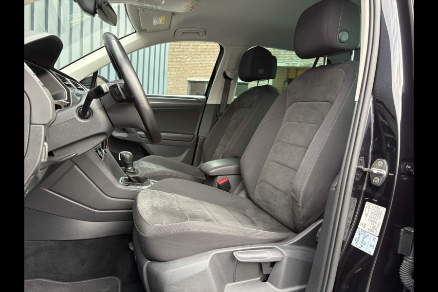 Volkswagen Tiguan 1.5 TSI ACT Highline Business R | LED | Trekhaak wegkl. | Elk. A-klep | Stoelverw. | Prijs Rijklaar!! Volkswagen Tiguan 1.5 TSI ACT Highline Business R | LED | Trekhaak wegkl. | Elk. A-klep | Stoelverw. | Prijs Rijklaar!!