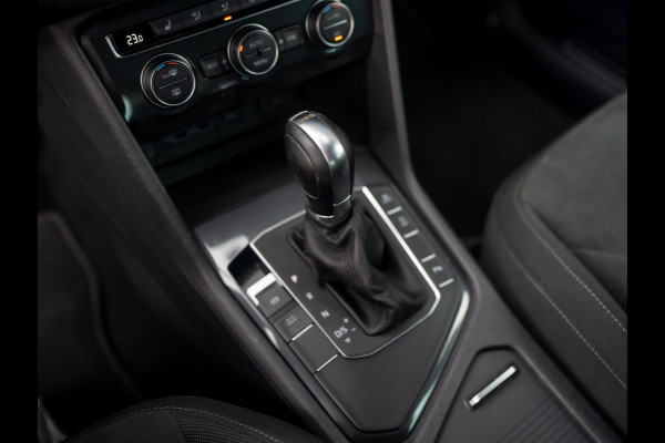 Volkswagen Tiguan 1.5 TSI ACT Highline Business R | LED | Trekhaak wegkl. | Elk. A-klep | Stoelverw. | Prijs Rijklaar!! Volkswagen Tiguan 1.5 TSI ACT Highline Business R | LED | Trekhaak wegkl. | Elk. A-klep | Stoelverw. | Prijs Rijklaar!!