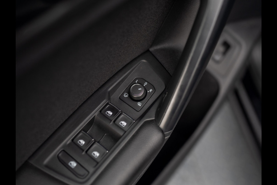 Volkswagen Tiguan 1.5 TSI ACT Highline Business R | LED | Trekhaak wegkl. | Elk. A-klep | Stoelverw. | Prijs Rijklaar!! Volkswagen Tiguan 1.5 TSI ACT Highline Business R | LED | Trekhaak wegkl. | Elk. A-klep | Stoelverw. | Prijs Rijklaar!!