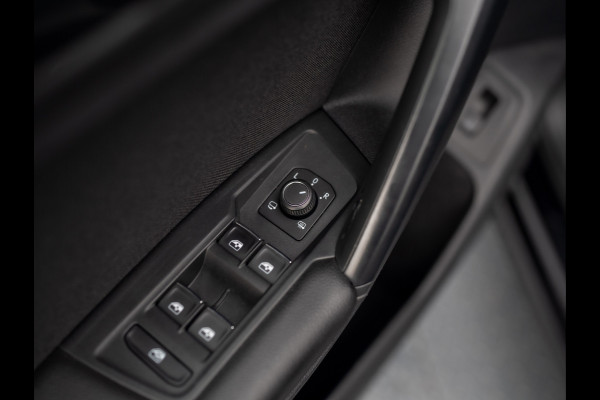 Volkswagen Tiguan 1.5 TSI ACT Highline Business R | LED | Trekhaak wegkl. | Elk. A-klep | Stoelverw. | Prijs Rijklaar!! Volkswagen Tiguan 1.5 TSI ACT Highline Business R | LED | Trekhaak wegkl. | Elk. A-klep | Stoelverw. | Prijs Rijklaar!!