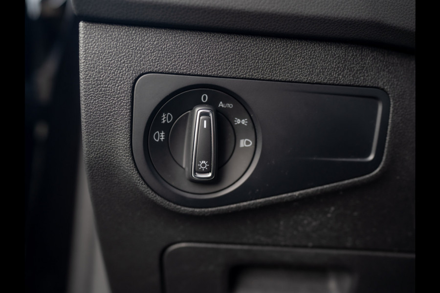 Volkswagen Tiguan 1.5 TSI ACT Highline Business R | LED | Trekhaak wegkl. | Elk. A-klep | Stoelverw. | Prijs Rijklaar!! Volkswagen Tiguan 1.5 TSI ACT Highline Business R | LED | Trekhaak wegkl. | Elk. A-klep | Stoelverw. | Prijs Rijklaar!!