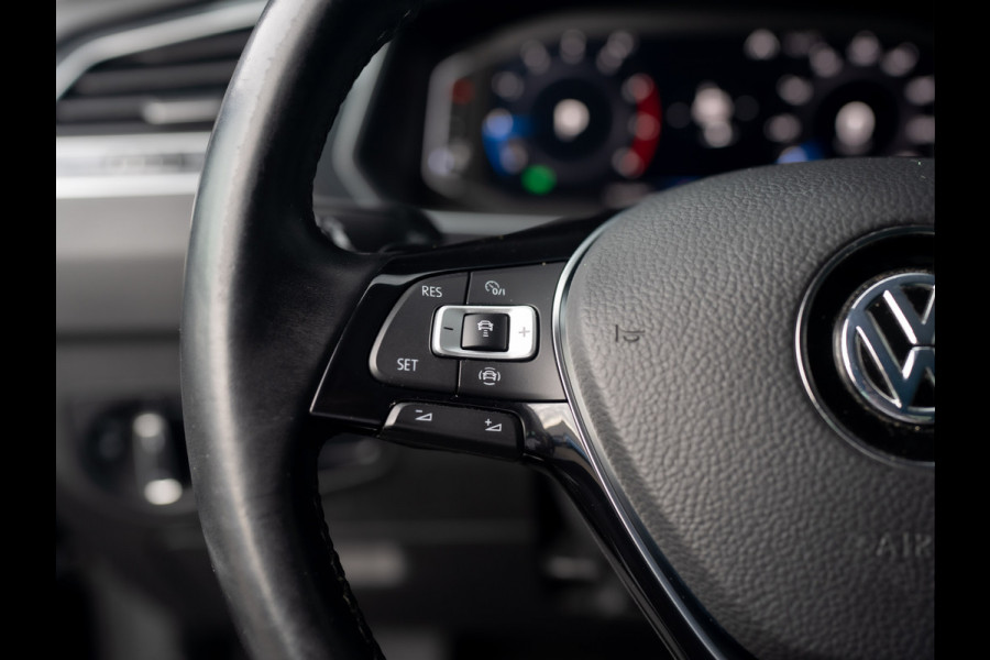 Volkswagen Tiguan 1.5 TSI ACT Highline Business R | LED | Trekhaak wegkl. | Elk. A-klep | Stoelverw. | Prijs Rijklaar!! Volkswagen Tiguan 1.5 TSI ACT Highline Business R | LED | Trekhaak wegkl. | Elk. A-klep | Stoelverw. | Prijs Rijklaar!!