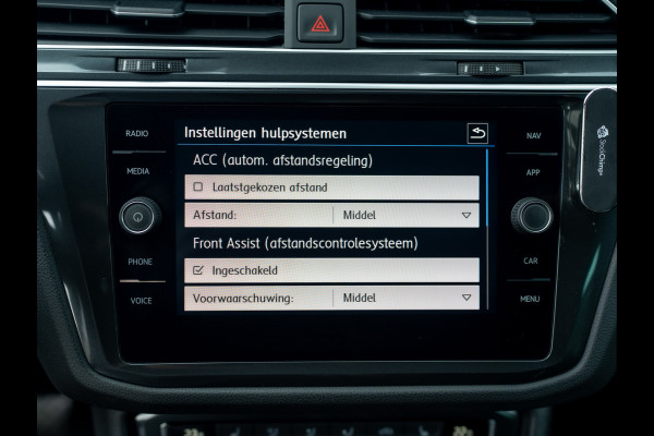 Volkswagen Tiguan 1.5 TSI ACT Highline Business R | LED | Trekhaak wegkl. | Elk. A-klep | Stoelverw. | Prijs Rijklaar!! Volkswagen Tiguan 1.5 TSI ACT Highline Business R | LED | Trekhaak wegkl. | Elk. A-klep | Stoelverw. | Prijs Rijklaar!!