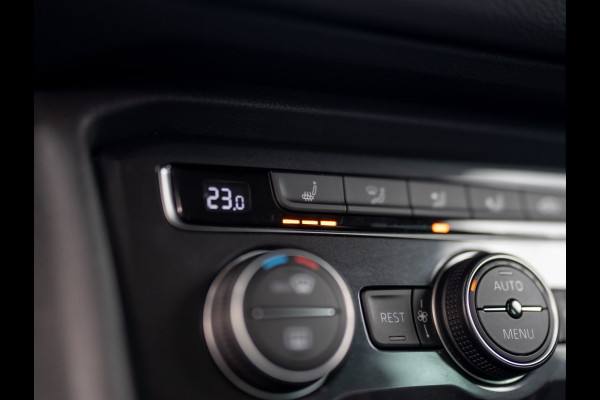 Volkswagen Tiguan 1.5 TSI ACT Highline Business R | LED | Trekhaak wegkl. | Elk. A-klep | Stoelverw. | Prijs Rijklaar!! Volkswagen Tiguan 1.5 TSI ACT Highline Business R | LED | Trekhaak wegkl. | Elk. A-klep | Stoelverw. | Prijs Rijklaar!!