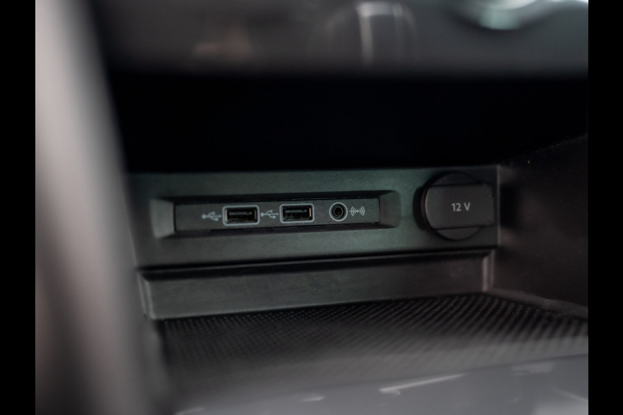 Volkswagen Tiguan 1.5 TSI ACT Highline Business R | LED | Trekhaak wegkl. | Elk. A-klep | Stoelverw. | Prijs Rijklaar!! Volkswagen Tiguan 1.5 TSI ACT Highline Business R | LED | Trekhaak wegkl. | Elk. A-klep | Stoelverw. | Prijs Rijklaar!!