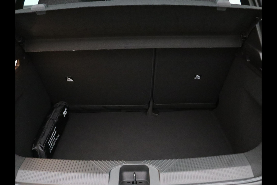 Renault 5 120pk urban range evolution 40 kWh Automaat Cruise | Climate | Carplay | Parkeersens. achter | Renault 5 120pk urban range evolution 40 kWh Automaat Cruise | Climate | Carplay | Parkeersens. achter |