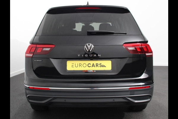 Volkswagen Tiguan Allspace 1.5 TSI DSG7 MOVE DEMO 7-Persoons Trekhaak Navigatie Apple Carplay/Android Auto Camera Parkeersensoren Adaptive Cruise Control  Winterpack Full LED Climate Control