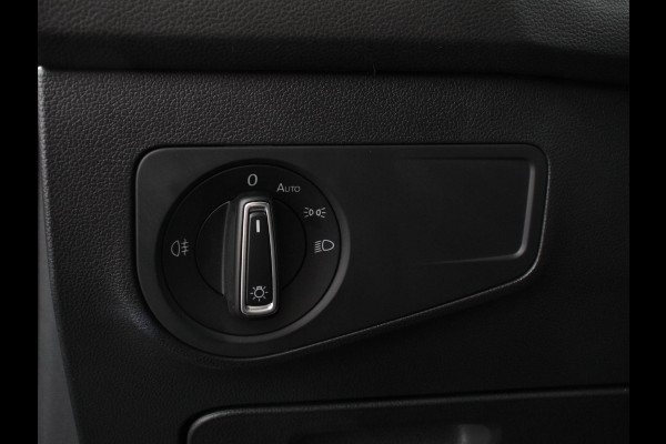 Volkswagen Tiguan Allspace 1.5 TSI DSG7 MOVE DEMO 7-Persoons Trekhaak Navigatie Apple Carplay/Android Auto Camera Parkeersensoren Adaptive Cruise Control  Winterpack Full LED Climate Control