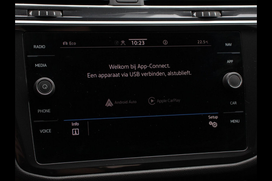 Volkswagen Tiguan Allspace 1.5 TSI DSG7 MOVE DEMO 7-Persoons Trekhaak Navigatie Apple Carplay/Android Auto Camera Parkeersensoren Adaptive Cruise Control  Winterpack Full LED Climate Control
