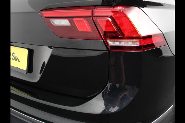 Volkswagen Tiguan Allspace 1.5 TSI DSG7 MOVE DEMO 7-Persoons Trekhaak Navigatie Apple Carplay/Android Auto Camera Parkeersensoren Adaptive Cruise Control  Winterpack Full LED Climate Control
