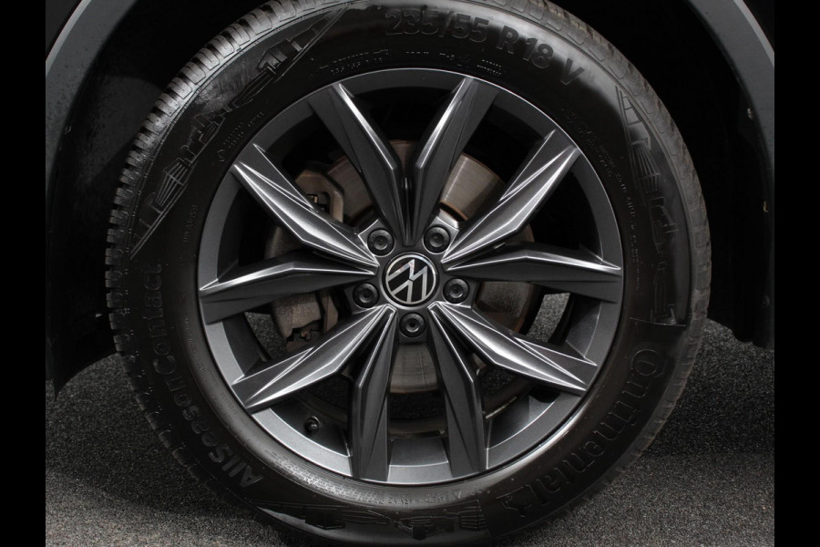 Volkswagen Tiguan Allspace 1.5 TSI DSG7 MOVE DEMO 7-Persoons Trekhaak Navigatie Apple Carplay/Android Auto Camera Parkeersensoren Adaptive Cruise Control  Winterpack Full LED Climate Control