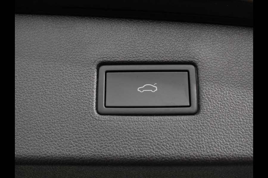 Volkswagen Tiguan Allspace 1.5 TSI DSG7 MOVE DEMO 7-Persoons Trekhaak Navigatie Apple Carplay/Android Auto Camera Parkeersensoren Adaptive Cruise Control  Winterpack Full LED Climate Control