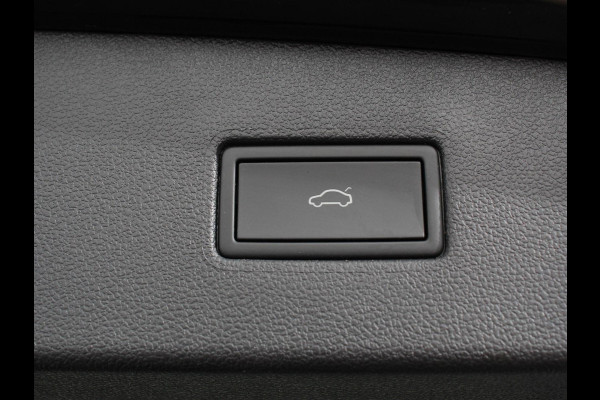 Volkswagen Tiguan Allspace 1.5 TSI DSG7 MOVE DEMO 7-Persoons Trekhaak Navigatie Apple Carplay/Android Auto Camera Parkeersensoren Adaptive Cruise Control  Winterpack Full LED Climate Control