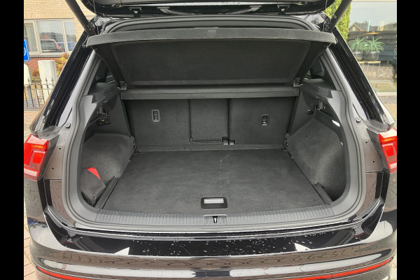 Volkswagen Tiguan 2.0 TDI R-Line Business+ | Black Style | Trekhaak | LED | ACC