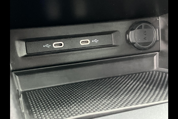 Volkswagen Tiguan 2.0 TDI R-Line Business+ | Black Style | Trekhaak | LED | ACC