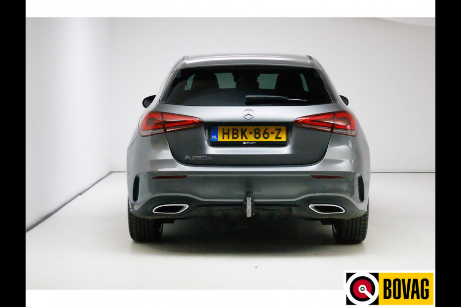 Mercedes-Benz A-Klasse 250 e Premium Plus AMG 218 PK | Pano | Leer | Head-up | Trekhaak Widescreen, 19 inch, 360 camera, VOL!!! Mercedes-Benz A-Klasse 250 e Premium Plus AMG 218 PK | Pano | Leer | Head-up | Trekhaak Widescreen, 19 inch, 360 camera, VOL!!!