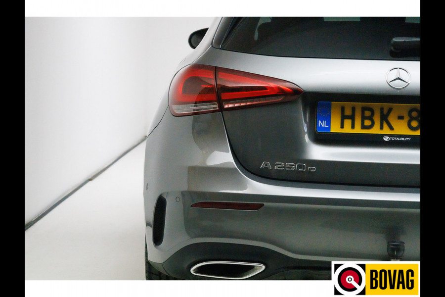 Mercedes-Benz A-Klasse 250 e Premium Plus AMG 218 PK | Pano | Leer | Head-up | Trekhaak Widescreen, 19 inch, 360 camera, VOL!!! Mercedes-Benz A-Klasse 250 e Premium Plus AMG 218 PK | Pano | Leer | Head-up | Trekhaak Widescreen, 19 inch, 360 camera, VOL!!!