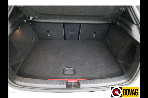 Mercedes-Benz A-Klasse 250 e Premium Plus AMG 218 PK | Pano | Leer | Head-up | Trekhaak Widescreen, 19 inch, 360 camera, VOL!!! Mercedes-Benz A-Klasse 250 e Premium Plus AMG 218 PK | Pano | Leer | Head-up | Trekhaak Widescreen, 19 inch, 360 camera, VOL!!!