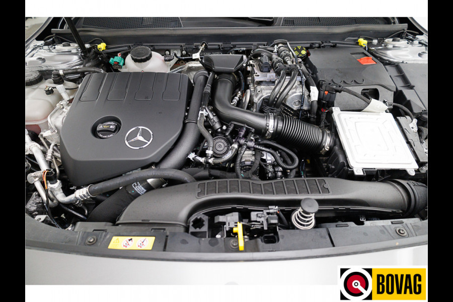 Mercedes-Benz A-Klasse 250 e Premium Plus AMG 218 PK | Pano | Leer | Head-up | Trekhaak Widescreen, 19 inch, 360 camera, VOL!!! Mercedes-Benz A-Klasse 250 e Premium Plus AMG 218 PK | Pano | Leer | Head-up | Trekhaak Widescreen, 19 inch, 360 camera, VOL!!!