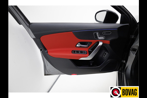 Mercedes-Benz A-Klasse 250 e Premium Plus AMG 218 PK | Pano | Leer | Head-up | Trekhaak Widescreen, 19 inch, 360 camera, VOL!!! Mercedes-Benz A-Klasse 250 e Premium Plus AMG 218 PK | Pano | Leer | Head-up | Trekhaak Widescreen, 19 inch, 360 camera, VOL!!!