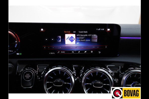 Mercedes-Benz A-Klasse 250 e Premium Plus AMG 218 PK | Pano | Leer | Head-up | Trekhaak Widescreen, 19 inch, 360 camera, VOL!!! Mercedes-Benz A-Klasse 250 e Premium Plus AMG 218 PK | Pano | Leer | Head-up | Trekhaak Widescreen, 19 inch, 360 camera, VOL!!!