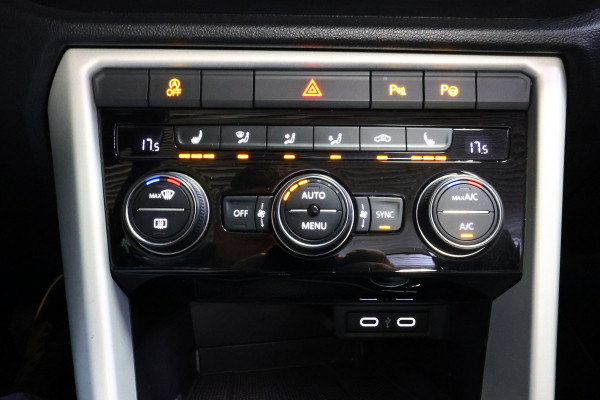 Volkswagen T-Roc Cabrio 1.5 TSI R-Line DSG NAVI PDC ACC Park+Side Ass. '21