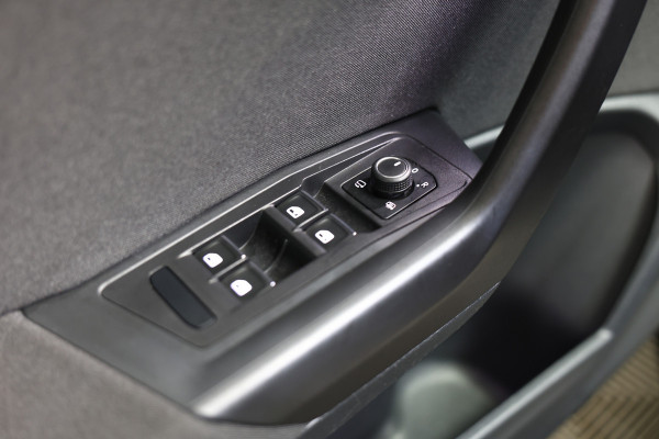 Volkswagen T-Roc Cabrio 1.5 TSI R-Line DSG NAVI PDC ACC Park+Side Ass. '21