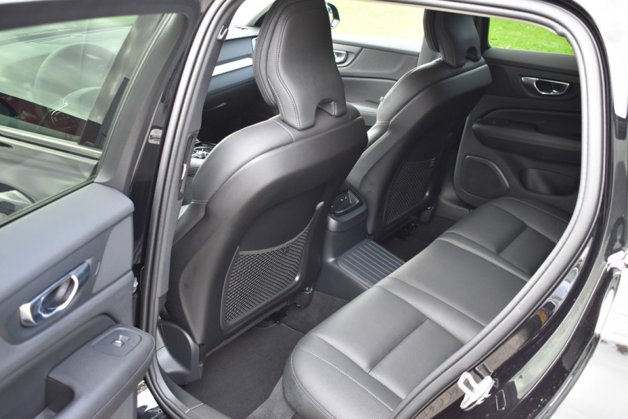 Volvo V60 T6 AWD 350PK Plug-in Hybrid Plus Dark | Lighting | 360 Camera | Harman/Kardon | 19"LMV | Leder | Stuurverwarming