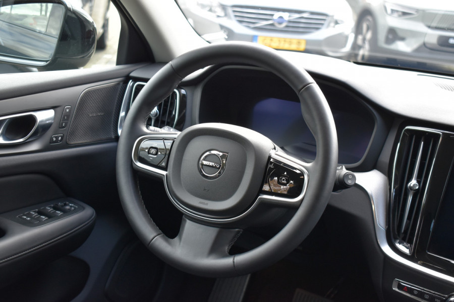 Volvo V60 T6 AWD 350PK Plug-in Hybrid Plus Dark | Lighting | 360 Camera | Harman/Kardon | 19"LMV | Leder | Stuurverwarming
