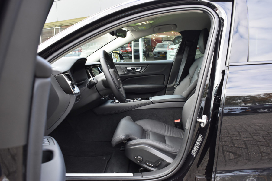 Volvo V60 T6 AWD 350PK Plug-in Hybrid Plus Dark | Lighting | 360 Camera | Harman/Kardon | 19"LMV | Leder | Stuurverwarming