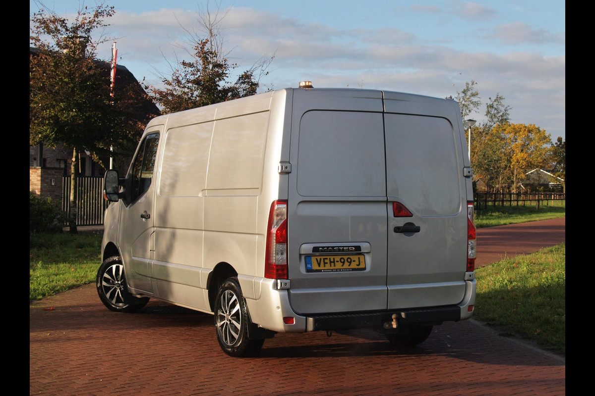 Renault Master T28 2.3 dCi 135 L1H1 | Camera | Trekhaak | 136PK | Nieuwstaat | Renault Master T28 2.3 dCi 135 L1H1 | Camera | Trekhaak | 136PK | Nieuwstaat |