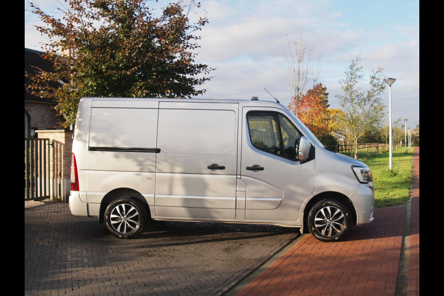 Renault Master T28 2.3 dCi 135 L1H1 | Camera | Trekhaak | 136PK | Nieuwstaat |