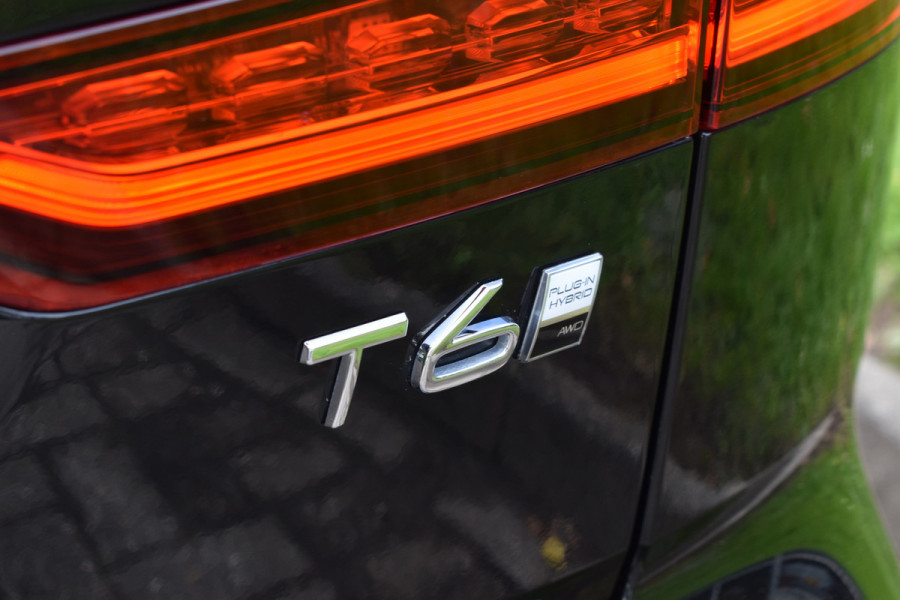 Volvo V60 T6 AWD 350PK Plug-in Hybrid Plus Dark | Lighting | 360 Camera | Harman/Kardon | 19"LMV | Leder | Stuurverwarming