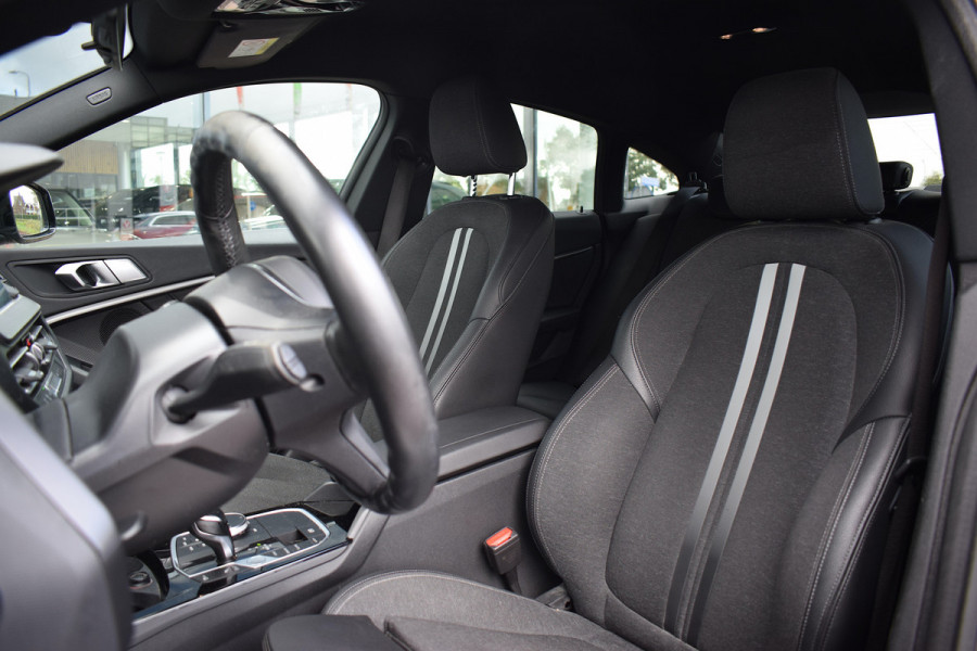 BMW 2 Serie Gran Coupé 218i High Executive | Apple CarPlay | Half Leer | M-Stuur | Virtual