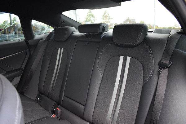 BMW 2 Serie Gran Coupé 218i High Executive | Apple CarPlay | Half Leer | M-Stuur | Virtual
