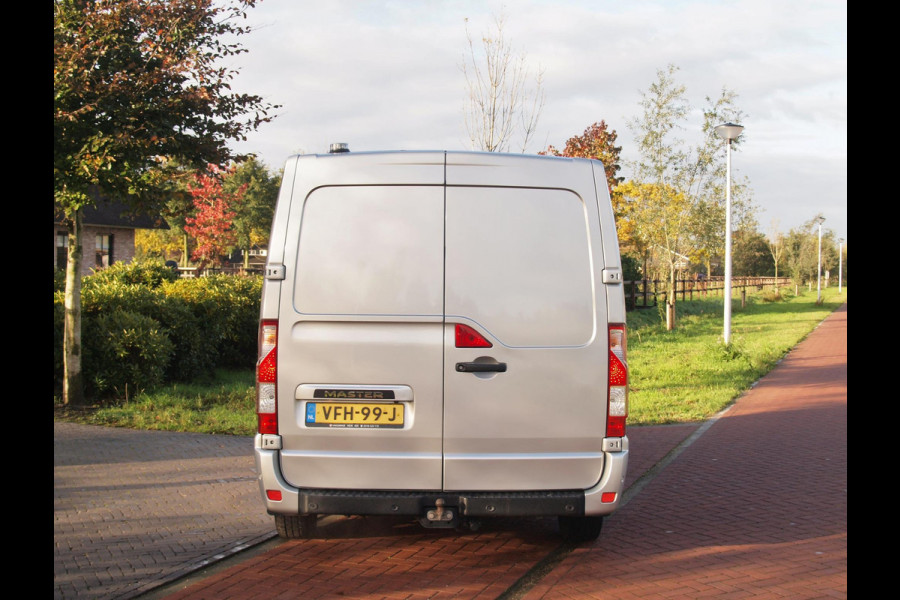 Renault Master T28 2.3 dCi 135 L1H1 | Camera | Trekhaak | 136PK | Nieuwstaat |