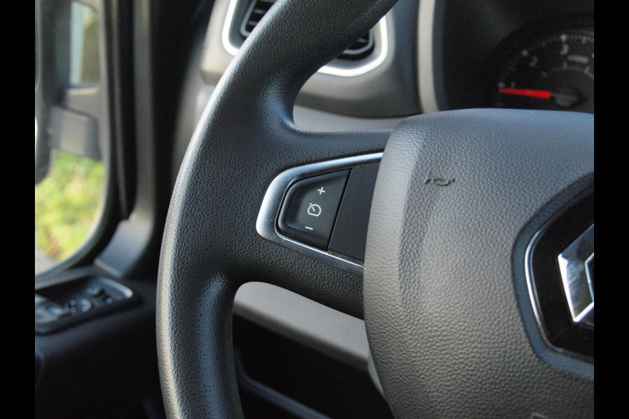 Renault Master T28 2.3 dCi 135 L1H1 | Camera | Trekhaak | 136PK | Nieuwstaat |