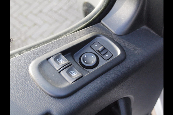 Renault Master T28 2.3 dCi 135 L1H1 | Camera | Trekhaak | 136PK | Nieuwstaat |