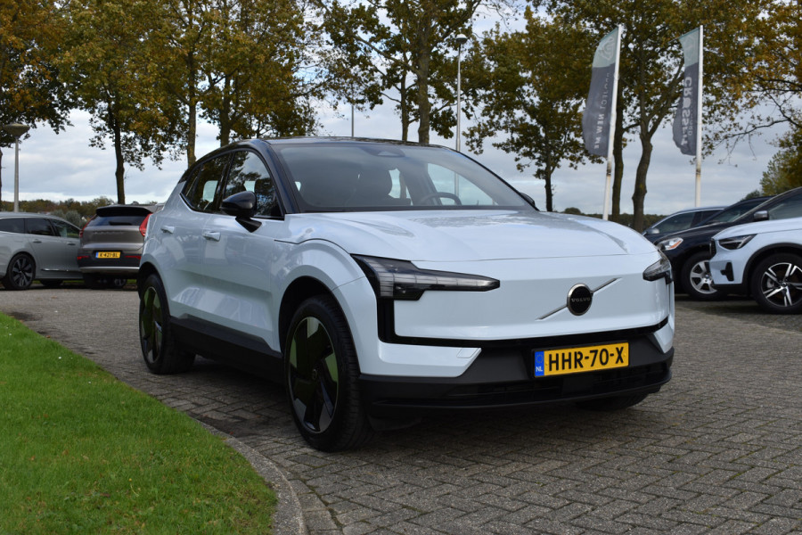 Volvo EX30 Extended Range 272PK Plus 69 kWh | Trekhaak | H&K | ACC | Blis | Stoelverwarming | Camera |