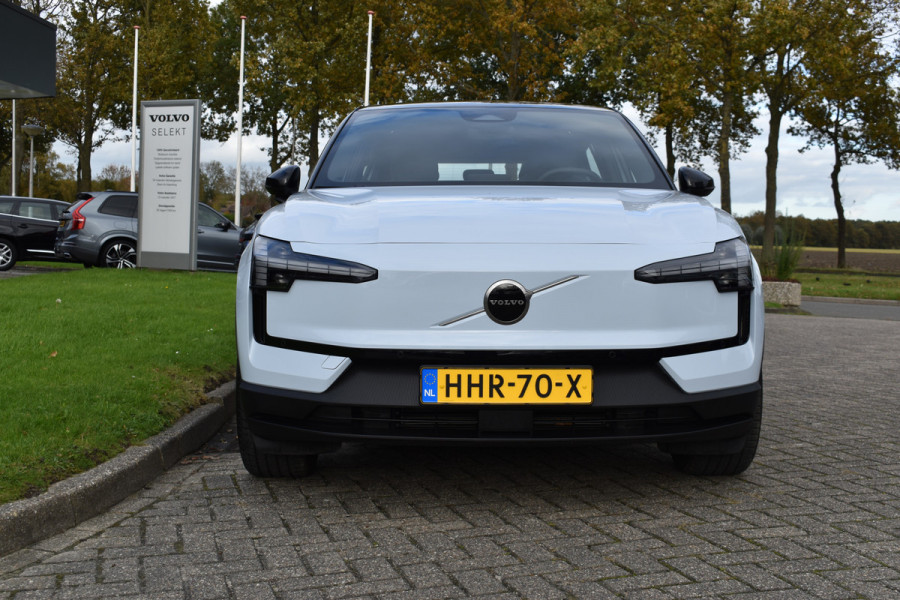 Volvo EX30 Extended Range 272PK Plus 69 kWh | Trekhaak | H&K | ACC | Blis | Stoelverwarming | Camera |