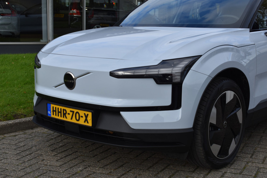 Volvo EX30 Extended Range 272PK Plus 69 kWh | Trekhaak | H&K | ACC | Blis | Stoelverwarming | Camera |
