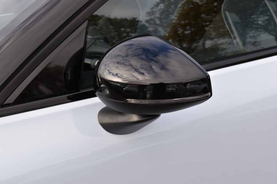 Volvo EX30 Extended Range 272PK Plus 69 kWh | Trekhaak | H&K | ACC | Blis | Stoelverwarming | Camera |