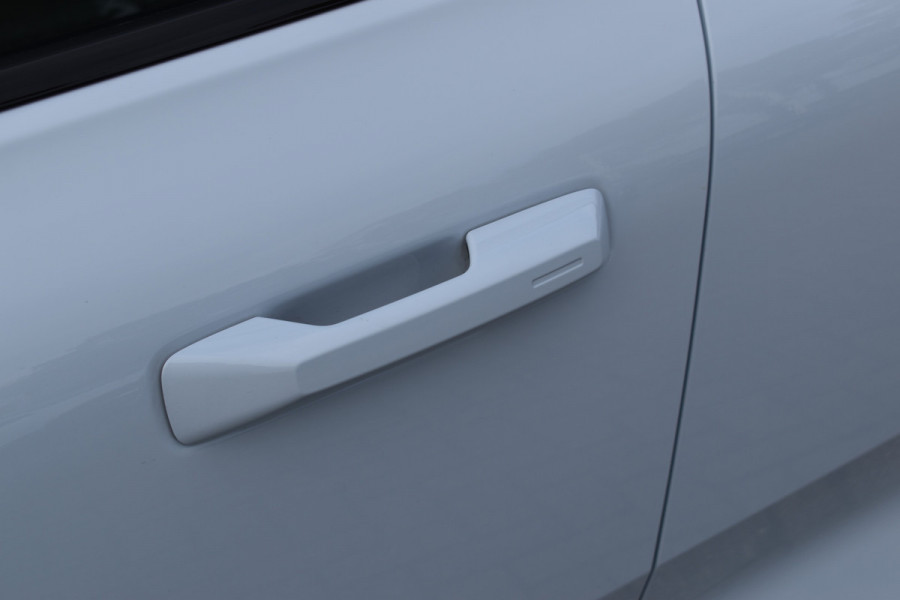 Volvo EX30 Extended Range 272PK Plus 69 kWh | Trekhaak | H&K | ACC | Blis | Stoelverwarming | Camera |